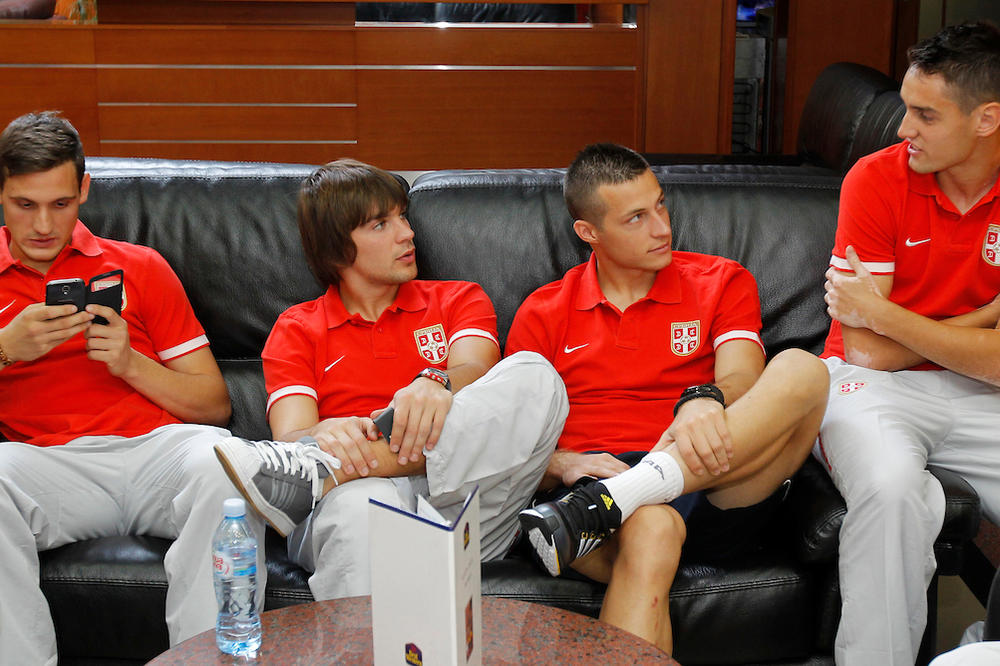 SIGNAL ZA ZVEZDU? Crveno-beli bi mogli da vrate svoje dete već na leto!