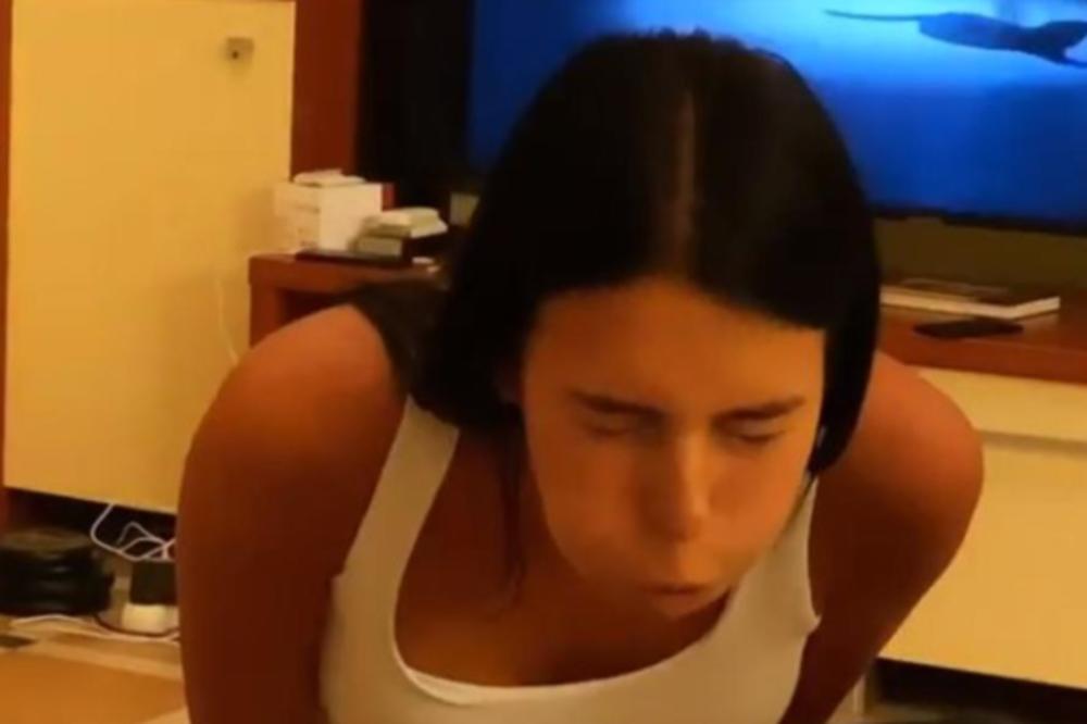 ANASTASIJA PROSLAVILA 22. ROĐENDAN U KUĆNOJ VARIJANTI: Pogledajte samo ovo ženstveno duvanje svećica!