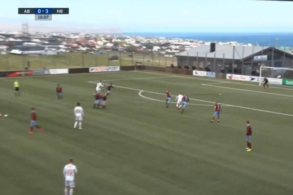 DAO 4 GOLA ZA 14 MINUTA, OD TOGA 3 IZ SLOBODNJAKA: Miho i Žuninjo, videste li šta uradi momak sa Farskih ostrva?