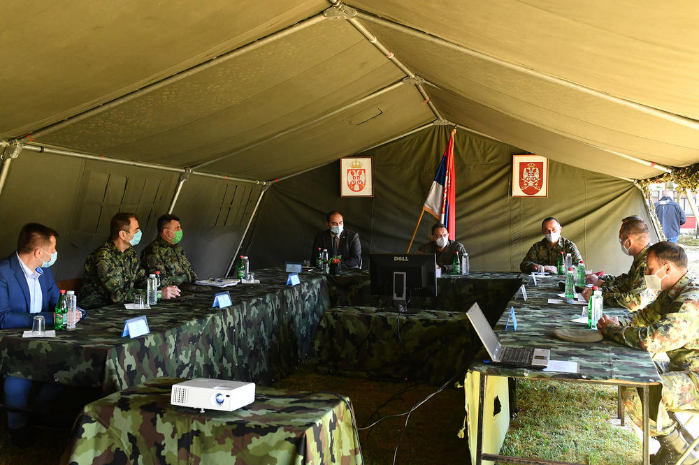 MINISTAR VULIN OBIŠAO KASARNU AERODROM U SOMBORU: Posle 50 godina ovaj objekat konačno dobija bitnu stvar!