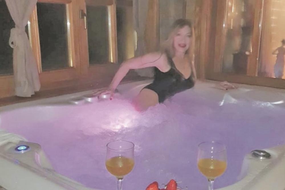 DANICA MAKSIMOVIĆ ŠOKIRALA PONAŠANJEM! U spa-centru u džakuziju uzdisala i vriskala!