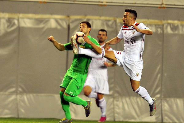 SRPSKI KLUB ZABRANIO IGRAČIMA DA JEDU SVINJETINU: Potez trenera koji se neće svideti mnogim fudbalerima!