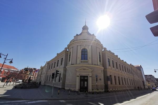 VELJKO (19) JE SA PIŠTOLJEM UPAO NA ČAS: Sve je prestravio, a niko se nije nadao NEVEROVATNOM ZAVRŠETKU OVE PRIČE