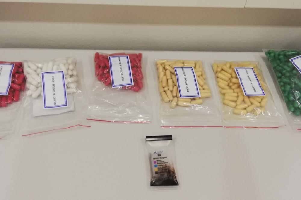 NA BG AERODROM JE IZ JUŽNE AFRIKE STIGLA POŠILJKA: Carinicima je bila sumnjiva, evo šta su ZATEKLI UNUTRA (FOTO)