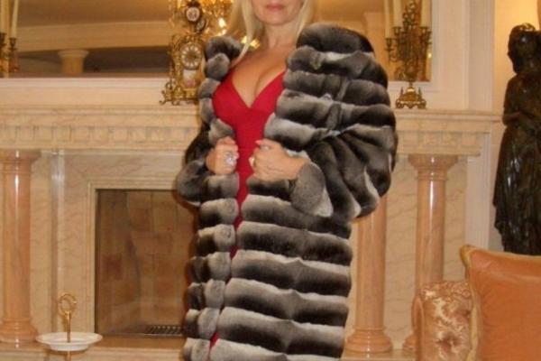 ONA JE NAJBOGATIJA SRPKINJA, BEZ 30.000E NE IDE U ŠOPING! Živi u luks vili na Dedinju, raskoš pamet da se pomeri