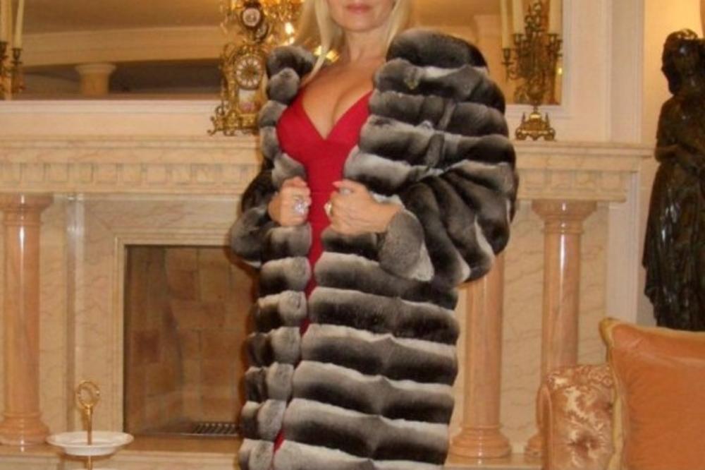 ONA JE NAJBOGATIJA SRPKINJA, BEZ 30.000E NE IDE U ŠOPING! Živi u luks vili na Dedinju, raskoš pamet da se pomeri