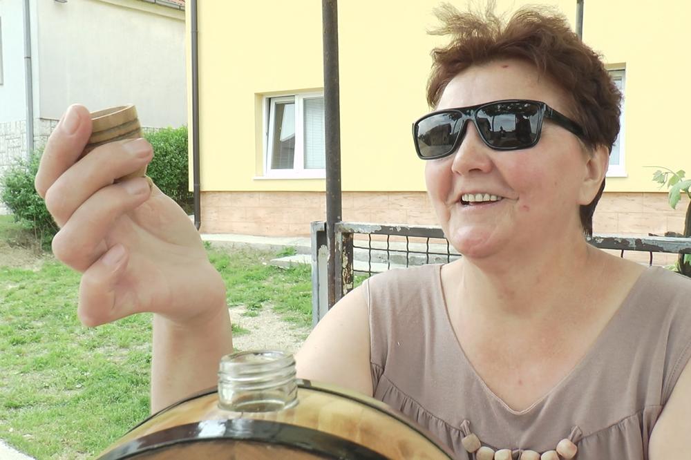 BUDIMKA IZ UŽICA, IAKO JE SLEPA, ČUVA ČUVENU SRPSKU TRADICIJU: Njena priča je FASCINANTNA!