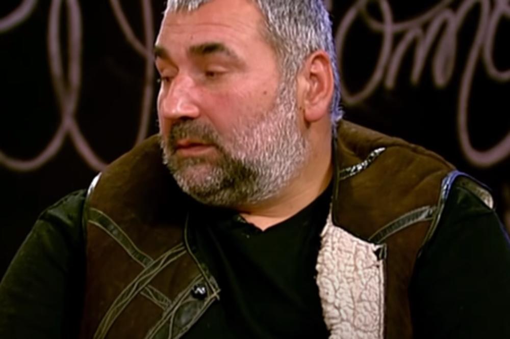 KAKO LAŽU OVI ZADRUGARI!!! Miki pobesneo: Ti radiš za milion dinara mesečno nosiš sat od 30 evra i majicu od 10!