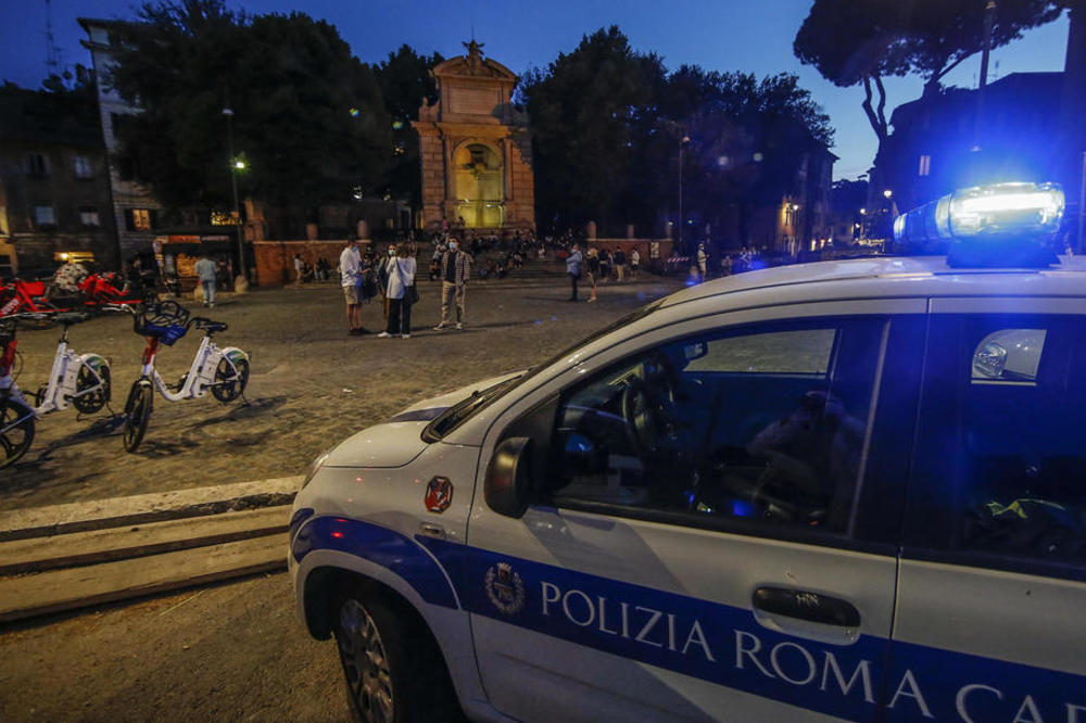 ITALIJANSKA POLICIJA JE URADILA NEŠTO KRAJNJE NEOBIČNO NA FEJSBUKU: Morali su ovako zbog opasnih izazova na TikToku