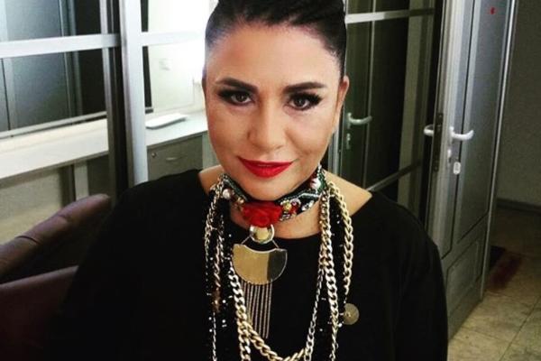 SIN ALKE VUICE JE SVETSKA MUZIČKA FACA: Sama ga je odgajila, evo ko je on, RETKA PORODIČNA FOTOGRAFIJA! (FOTO)