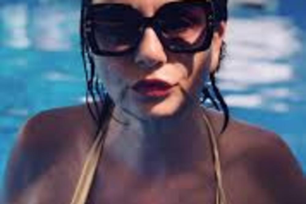 80-TIH JE BILA VEOMA POPULARNA: Bajaga joj je posvetio pesme Zažmuri i Sa druge strane jastuka, BILA JE LJUBAVNICA!