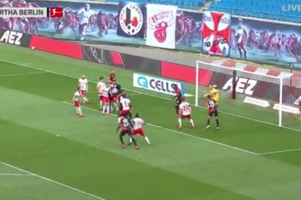 GLEDAŠ LI OVO, JIRGENE KLOPE?! Grujić pocepao mrežu Lajpciga! (VIDEO)