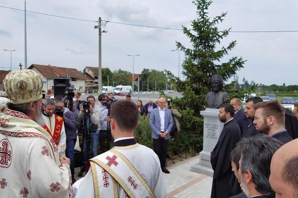 OTKRIVENA SPOMEN-BISTA VLADIKE DANILA KRSTIĆA NA KLISI! Vučević: Odavde potekao jedan od najumnijih vladika