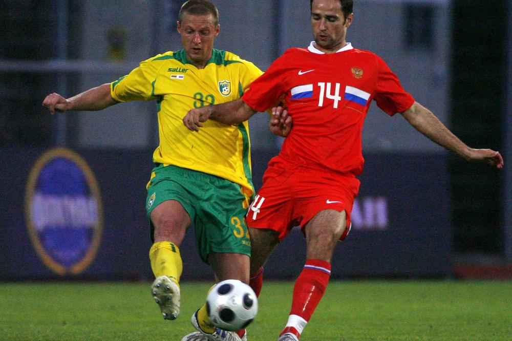 VOTKA ME JE UMALO KOŠTALA ŽIVOTA: Postao sam alkoholičar, morao sam da krečim zidove i kopam rovove!