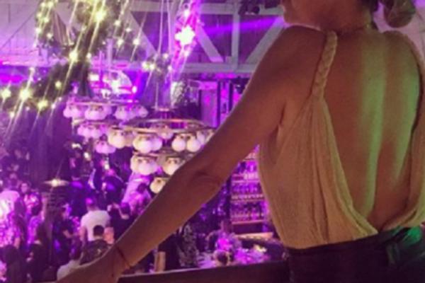 NAŠA PEVAČICA SE RAZVELA POSLE 14 GODINA BRAKA SA KOŠARKAŠEM: Otkrila SUROVE detalje, bilo je dosta loših emocija!