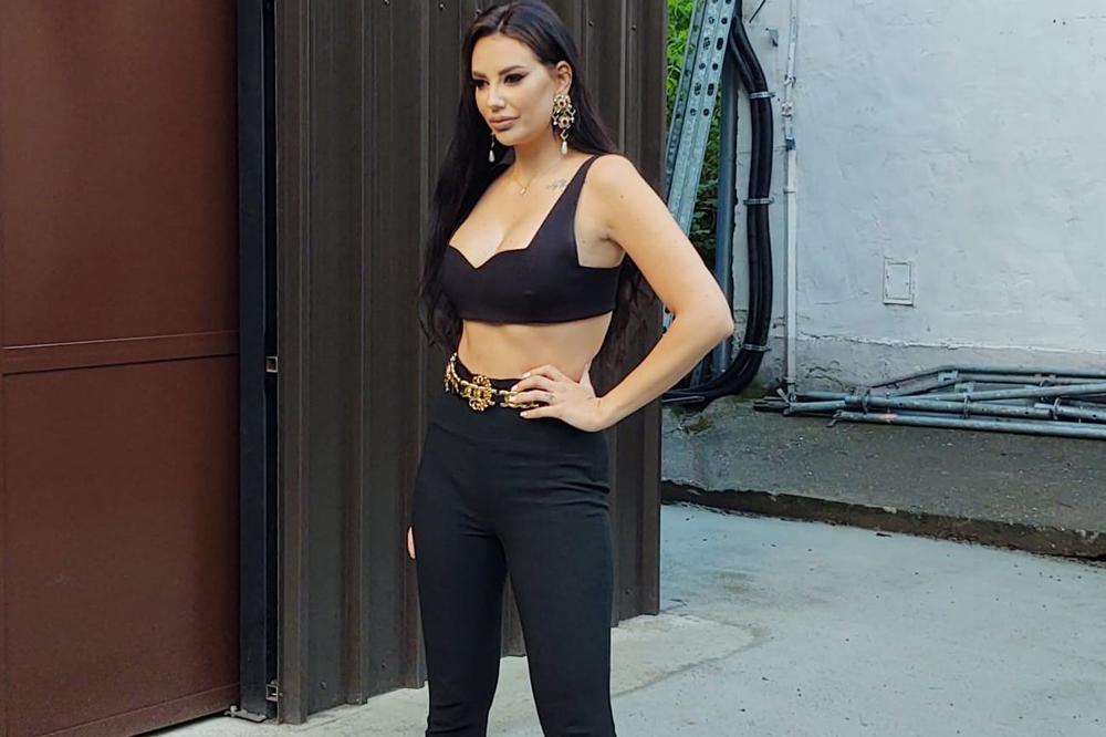 KATARINA GRUJIĆ U VEZI SA POZNATIM FUDBALEROM!? Maznula ozbiljnog frajera!