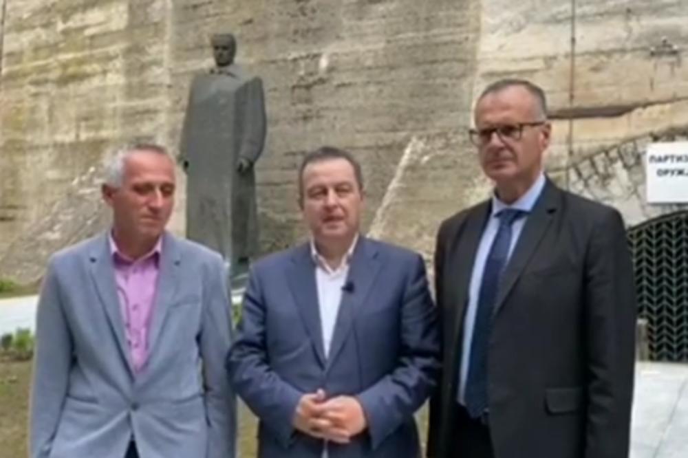 DAČIĆ U UŽICU POSETIO TITOV SPOMENIK: Ovo su njegove reči (VIDEO)