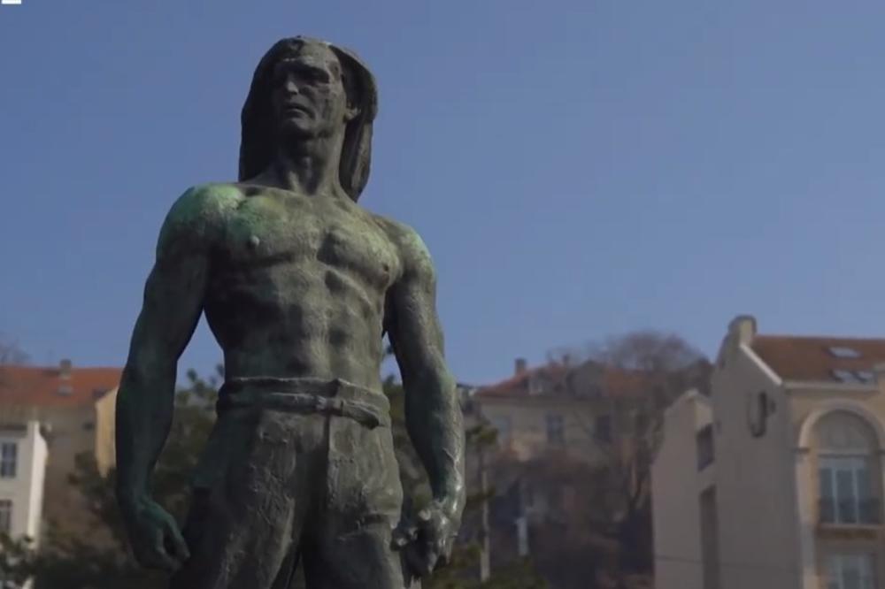 OKO OVOG SPOMENIKA U BEOGRADU DIGLA SE VELIKA BUKA: Sada je isplivala PRAVA ISTINA (VIDEO)