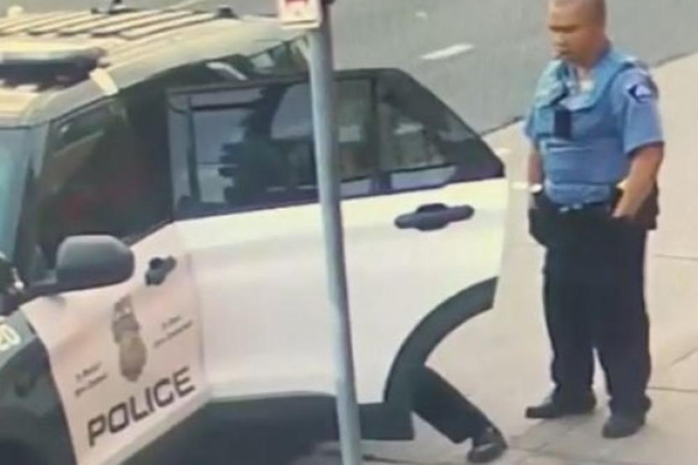 NAJNOVIJI SNIMAK FLOJDOVOG HAPŠENJA PROCURIO JE U JAVNOST: Da li je moguće da mu je policija radila I OVO? (VIDEO)