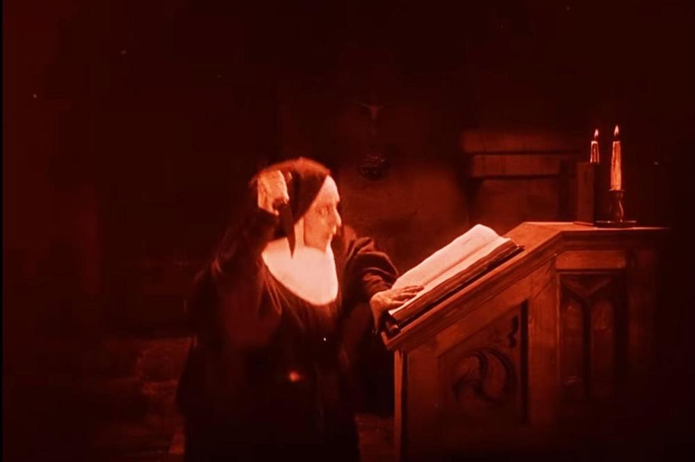 ČASNA SESTRA TVRDILA DA JE ZAPOSEO SATANA: Napisala je JEZIVA PISMA, sada je dekodirano šta piše unutra!