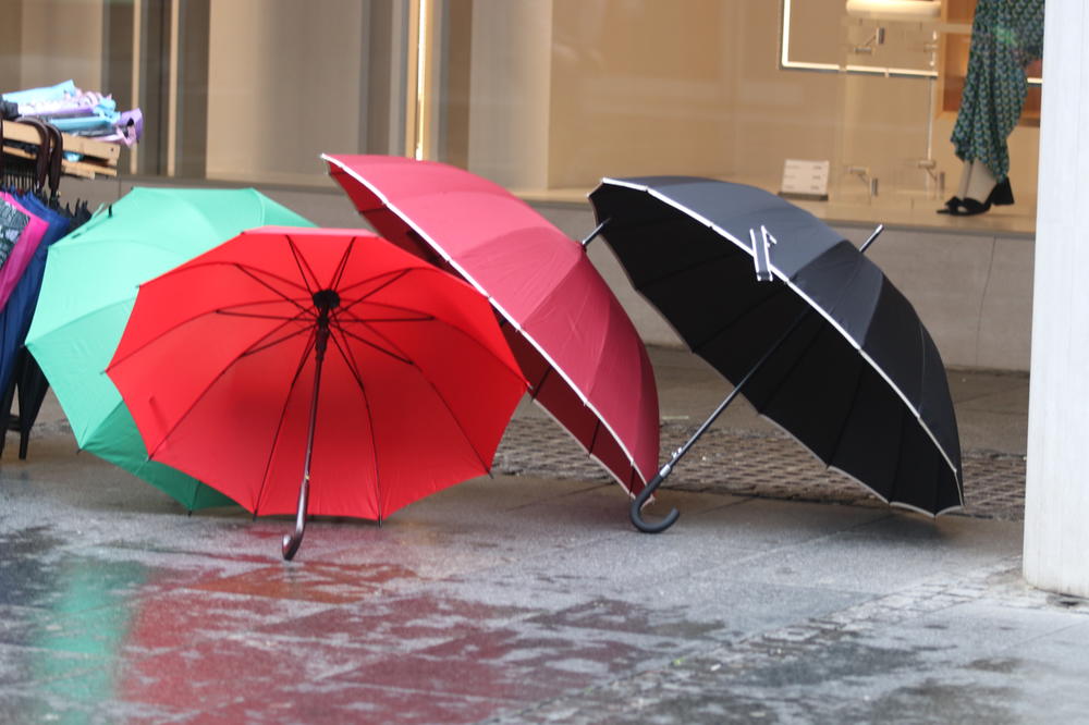 VODITELJKA VREMENSKE PROGNOZE SE ŽESTOKO IZBLAMIRALA! Nije znala gde je Negotin, a onda najavila minus u OVOM gradu