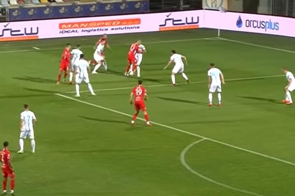 MOMAK IZ ĐAKOVICE PREMLATIO HRVATA PESNICOM U GLAVU: Celu utakmicu vređao ga je na nacionalnoj osnovi!