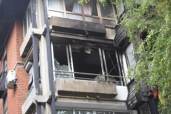 BANKARKA JE U RASTROJSTVU ZAPALILA STAN: Ana J. je u bakin stan došla SA NAMEROM DA SE UBIJE