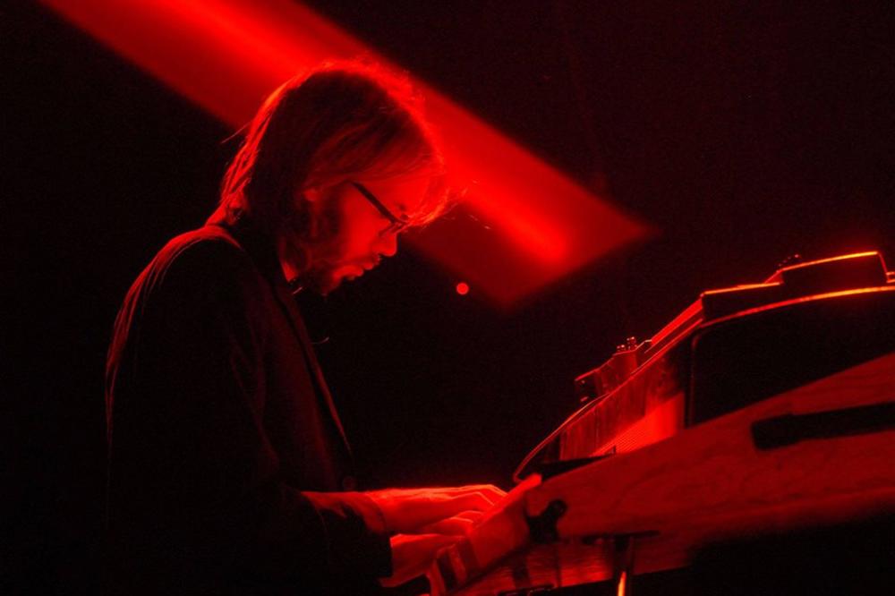 PAVLE POPOV DRŽI KLAVIRSKI RESITAL "DAYDREAMING PIANO" U KVAKI 22 U PETAK 5.6.