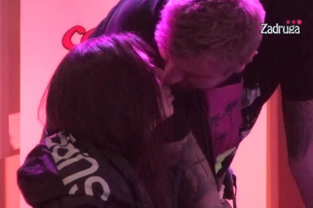 OGROMAN NABOJ IZMEĐU MAJE I JANJUŠA, PUCALI GROMOVI: Bivši ljubavnici pobegli u izolaciju, pa RADILI OVO! (VIDEO)