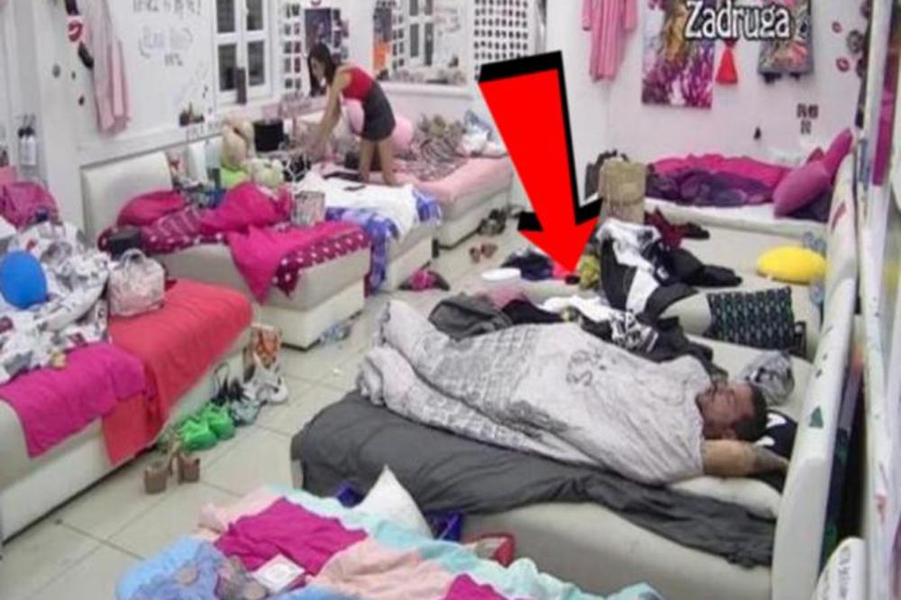 BANE ČOLAK ONANISAO PRED PUNOM SOBOM: Provalili ga svi: Sram te bilo, šta radiš to???