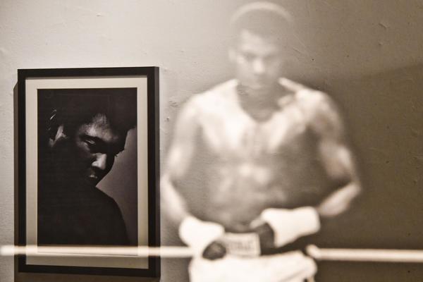 MOHAMED ALI JE NA DANAŠNJI DAN OTPLESAO SVOJU POSLEDNJU RUNDU: Teška bolest ga je tukla 30 godina!