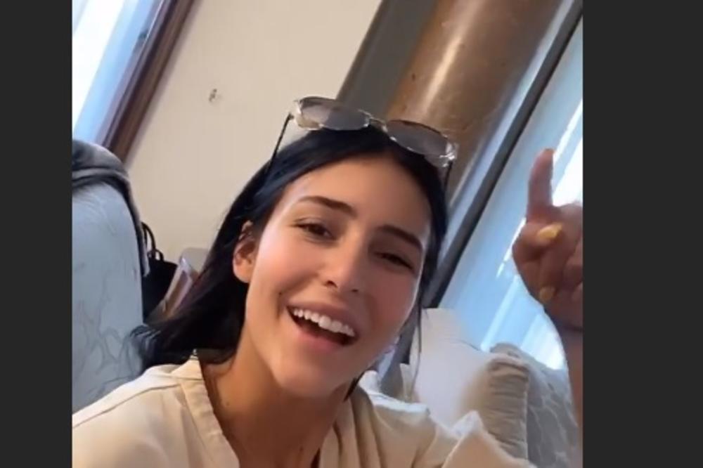 Anastasija kao devojčica GRLI ovu PEVAČICU, niko nije znao da se znaju OD DETINJSTVA! Jedva su prepoznatljive