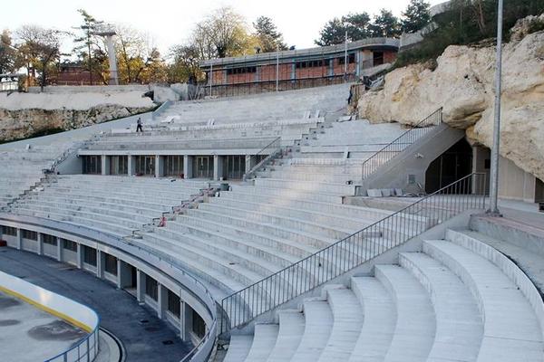 VESIĆ SAOPŠTIO: Pozorište na Tašmajdanu od 25. juna do 20. jula, A ZA NAŠE HEROJE ULAZ JE BESPLATAN