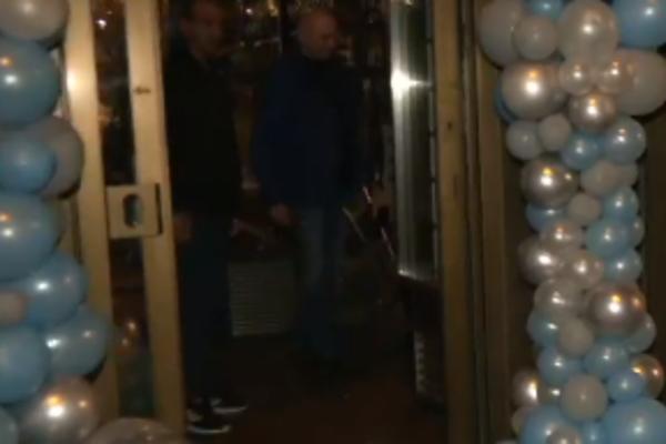 SVE VIŠE GOSTIJU STIŽE U CECINU VILU! Veljku iscepali majicu, a onda se pojavili oni! (VIDEO)