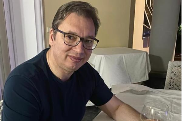 NOVA VUČIĆEVA OBJAVA IZNENADILA SVE: Pokazao šta radi nakon radnog dana! (FOTO)