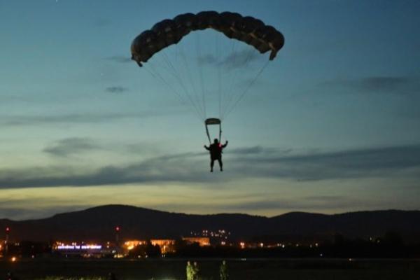 DOK SMO SVI SPAVALI, SRPSKI PADOBRANCI SU SINOĆ UČINILI NEŠTO NEVEROVATNO: Ovo su svi DETALJI (FOTO)