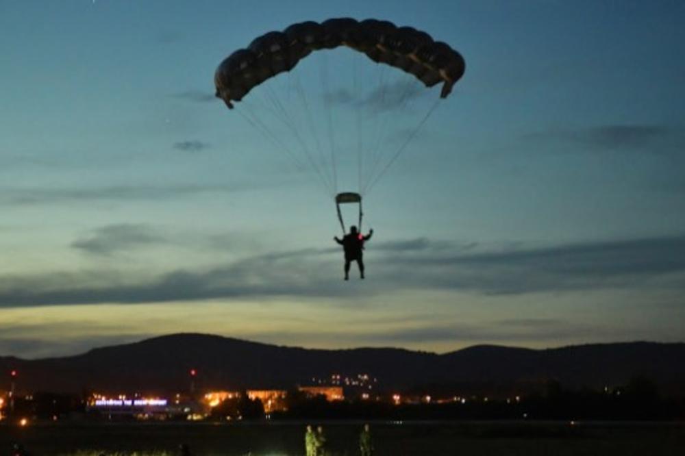 DOK SMO SVI SPAVALI, SRPSKI PADOBRANCI SU SINOĆ UČINILI NEŠTO NEVEROVATNO: Ovo su svi DETALJI (FOTO)