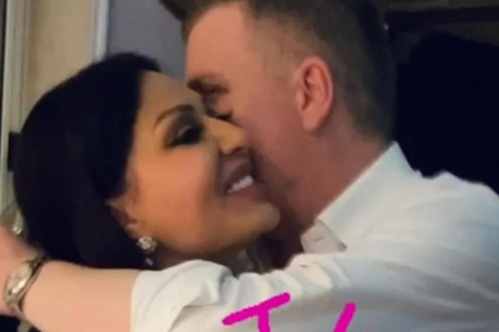 I ON JE SINOĆ BIO U VILI, CECA OBJAVOM SVE IZNENADILA: Napisala mu "VOLIM TE", evo ko je MISTERIOZNI MUŠKARAC!