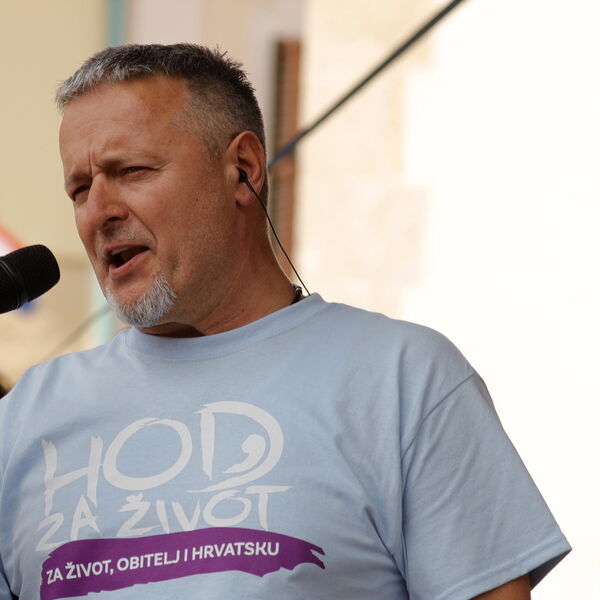 "SAKRIO SE DOK JE GRMELO" Tompsonu je posle Vedrane Rudan samo to falilo, raznet je: "BIO JE SPREMAN UMRETI, ALI.."