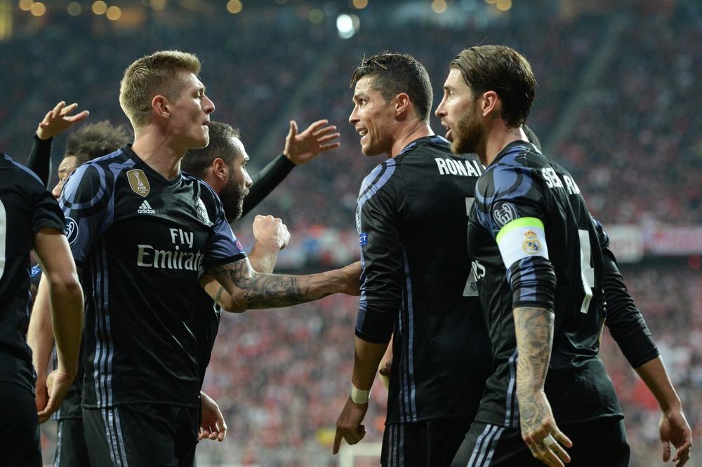 NE BIH SAVETOVAO NIKOME DA PRIZNA DA JE GEJ: Izjava slavnog fudbalera zapalila je planetu!