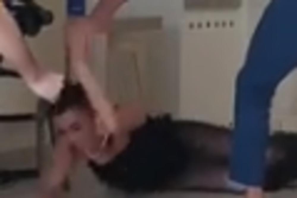 PEVAČICU IZ MODELSICA SNIMALI DOK PROLAZI KROZ JEZIVO NASILJE! Pala je na pod, a onda je on počeo da je vuče!