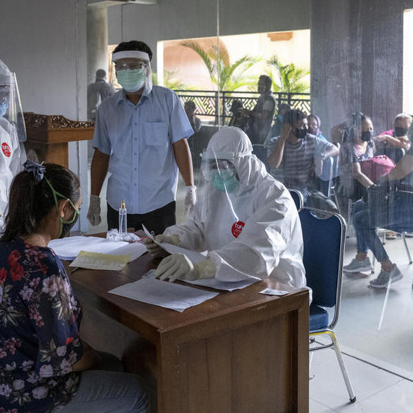 KOLIKO SU ZARAZNI ONI ŠTO SU PRELEŽALI KORONU? Novi podaci govore da svaka 5. OBOLELA osoba neće IMATI simptome!