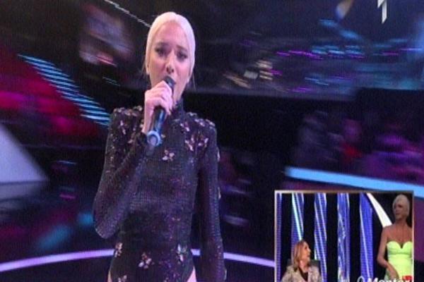 SEVALA GOLA GUZA! Da li je ovo najprovokativnija takmičarka u Zvezdama Granda?