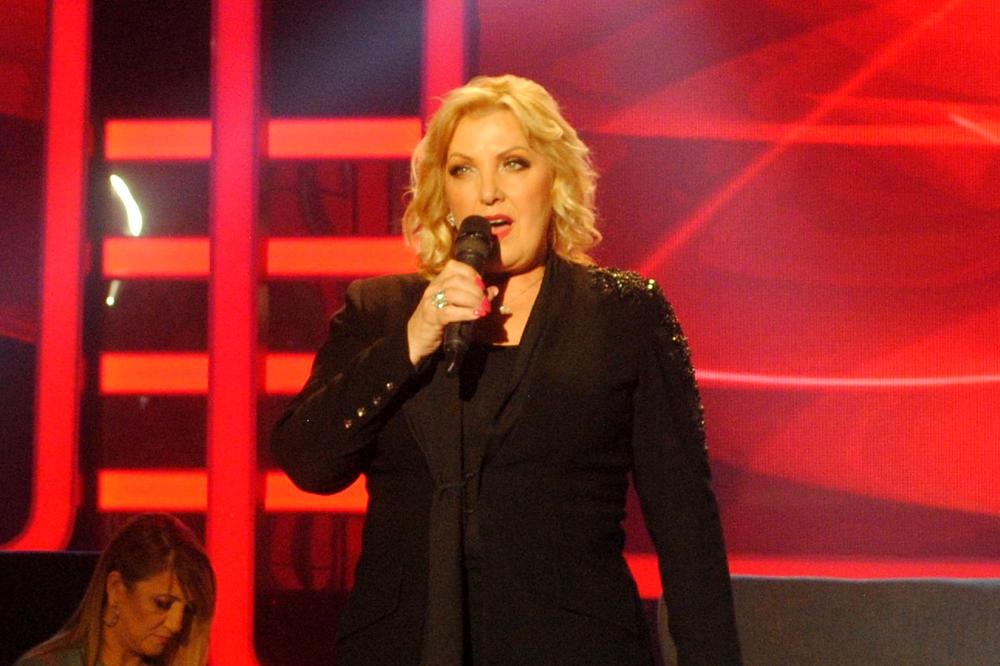 POZNATA JE PO NARODNOJ MUZICI, ALI KAKO JE POKIDALA ZABAVNJAKE TO JOŠ NIKO NIJE ČUO! Neverovatno! (VIDEO)