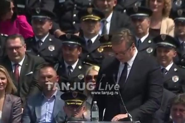 OBELEŽAVA SE DAN POLICIJE: Srbija će nastaviti da ULAŽE U PRIPADNIKE MUP, saopštio predsednik Vučić
