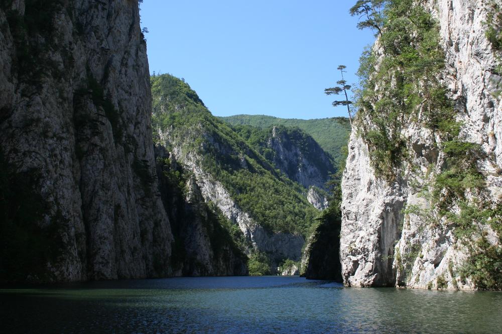 Božidar i Nikola su otišli na pecanje, kada su videli davljenika: Ovi heroji Srbije učinili su neverovatnu stvar
