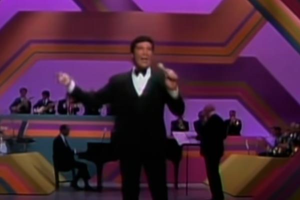 POZNATI PEVAČ JE PROGLAŠEN MRTVIM NA ROĐENJU, NIJE DISAO: Isplivala velika tajna njegovog detinjstva, svi su u šoku