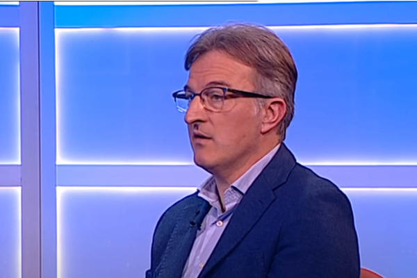 DESNIČARI PRAVE HAOS PO SRBIJI, STRUČNJACI KAŽU DA RASTU I LEVI I DESNI EKSTREMIZAM: Ovo je njihovo mišljenje