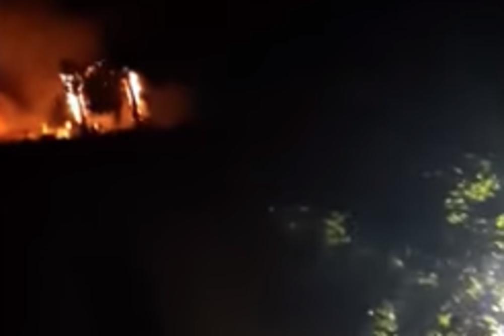 OČAJNI OTAC IZ POŽARA BACIO DETE SA POTKROVLJA, VATROGASCI GA UHVATILI! Nezapamćena drama u naselju MEJTAŠ! (VIDEO)