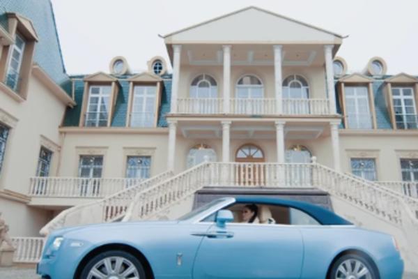 ISTINA O NAJBOGATIJOJ SRPSKOJ PEVAČICI! Ima vilu od 10 miliona, a svekar joj je jedan od najuticajnijih biznismena